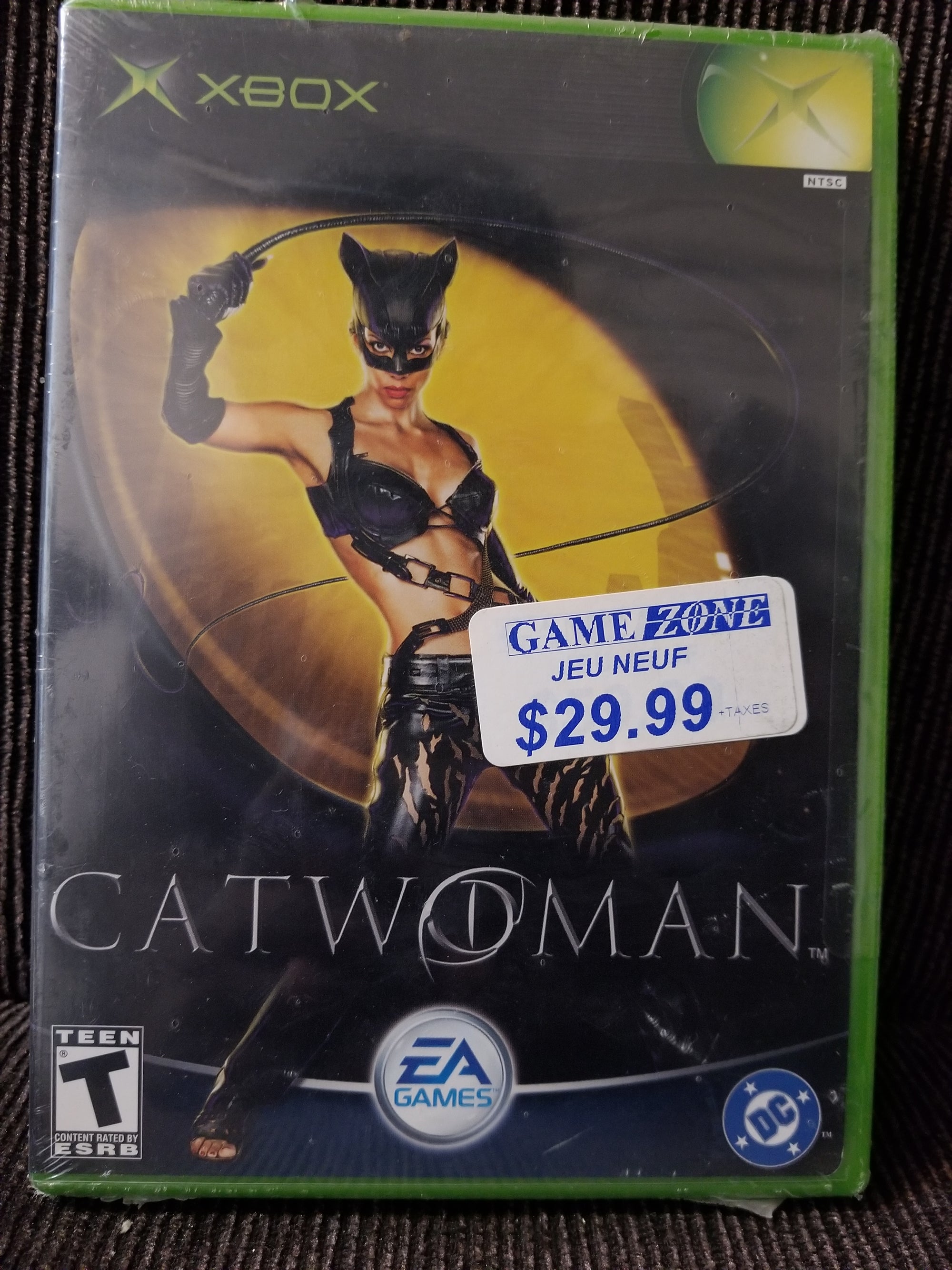 catwoman NEW SEALED (damage to seal)