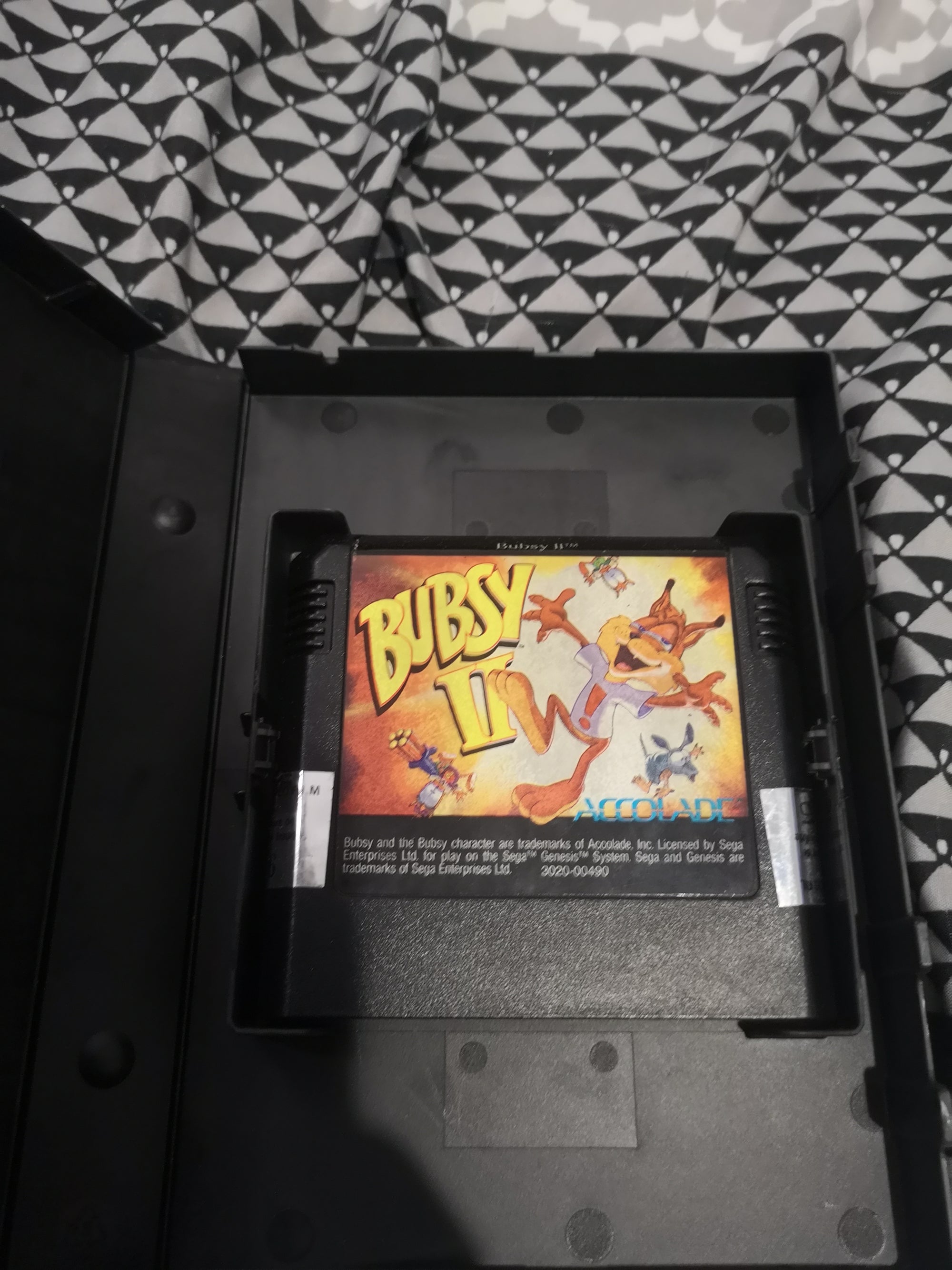 Bubsy 2 ( CB) * front cover damage*